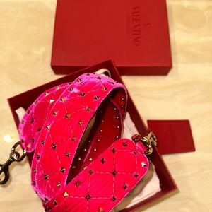 Brand New with Tag Valentino garavani Rockstud bag Guitar strap pink velvet